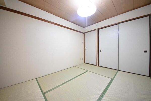 寝室(★お部屋探しは株式会社タウンハウジング東京まで★)