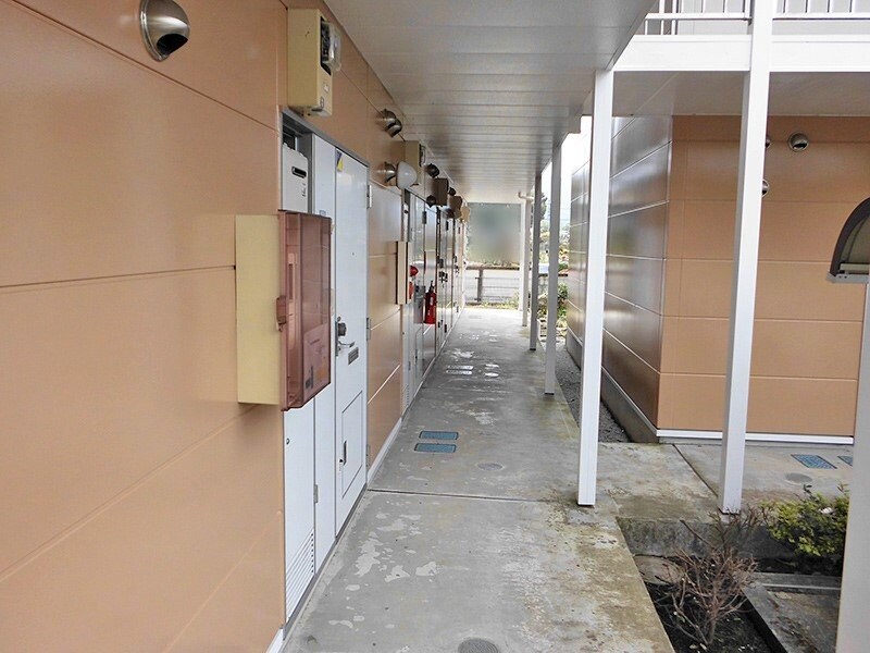 物件内観写真11　(廊下側写真)