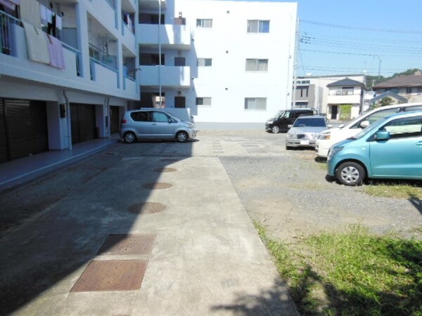 駐車場(駐車場はこちら！)