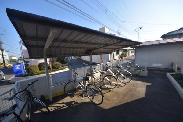 共有部分(★しっかりとした屋根付きの駐輪スペースがありますよ★)
