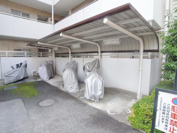 共有部分(屋根付き駐輪場)