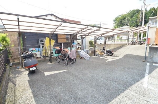 共有部分(♪屋根付き駐輪場♪)