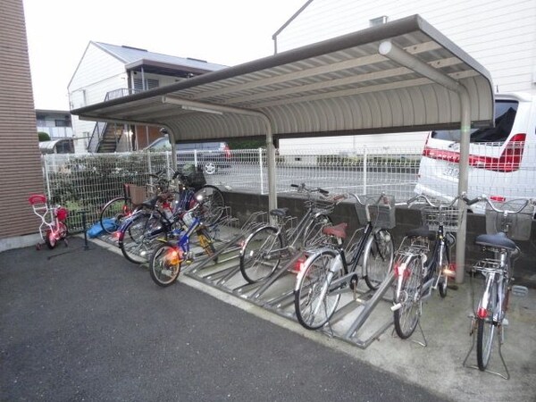 共有部分(♪屋根付き駐輪場♪)