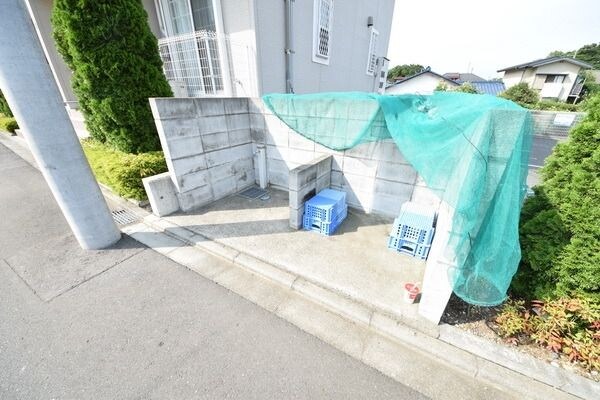 共有部分(敷地内ゴミ置き場)