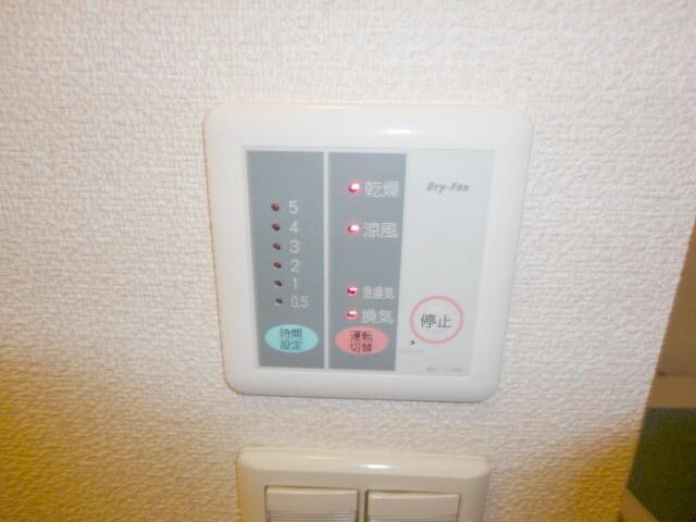 物件内観写真8　(浴室乾燥機)