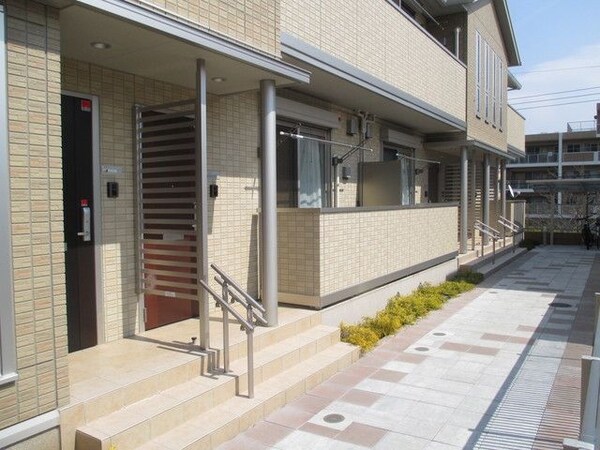 エントランス(★お部屋探しは株式会社タウンハウジング東京まで★)
