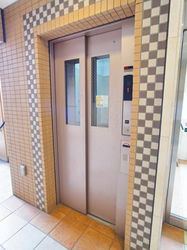 エントランス(★お部屋探しは株式会社タウンハウジング東京まで★)