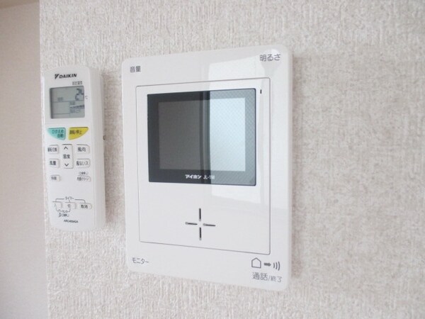 設備(★カラーＴＶモニターホンで来客者がハッキリわかります★)