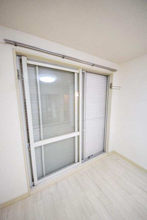 設備(★各部屋にシャッターがあります★)