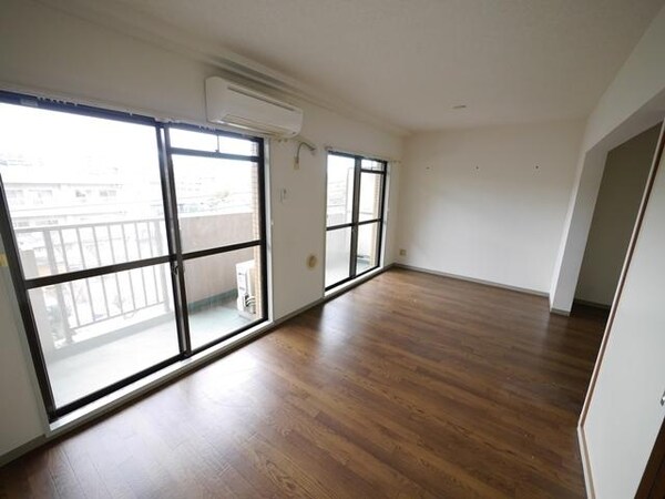 その他室内・内装(★窓がたくさんある明るいお部屋です★)