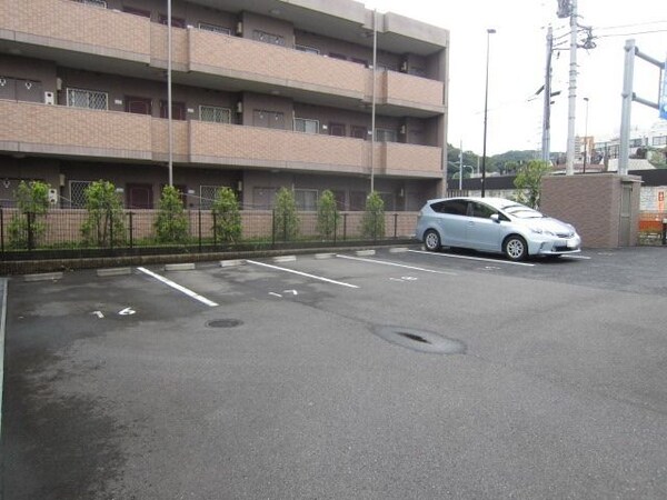 駐車場(★お部屋探しはタウンハウジング府中店まで★)