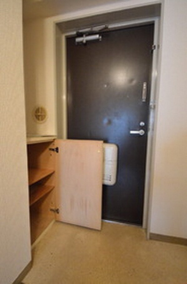 玄関(★お部屋探しは株式会社タウンハウジング東京まで★)