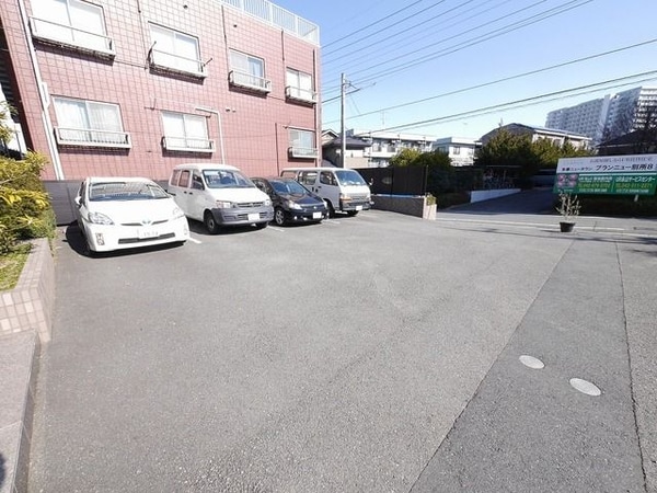 駐車場(★お部屋探しは株式会社タウンハウジング東京まで★)