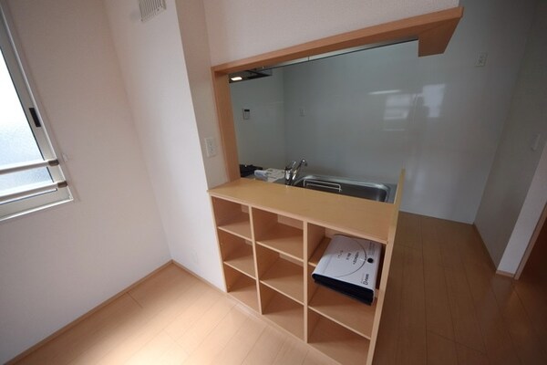 設備(★カウンターの収納です★)