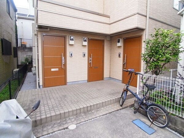 エントランス(★お部屋探しは株式会社タウンハウジング東京まで★)