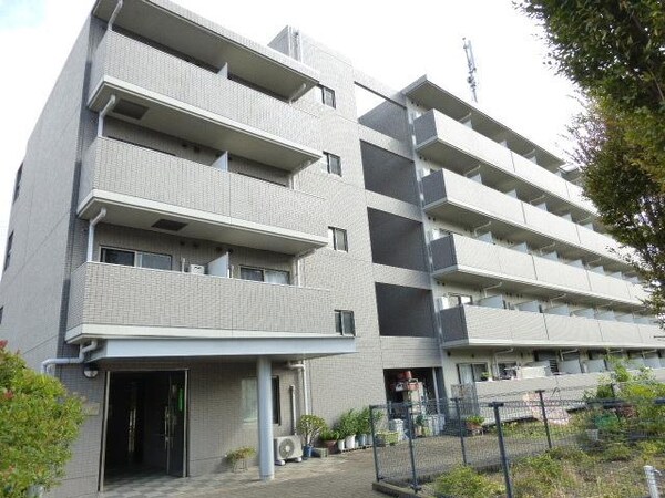 外観(西、エントランス側)