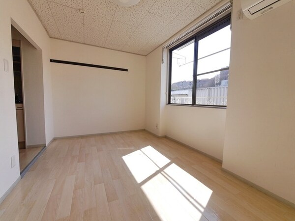 リビング・居室(同建物別号室参考写真)