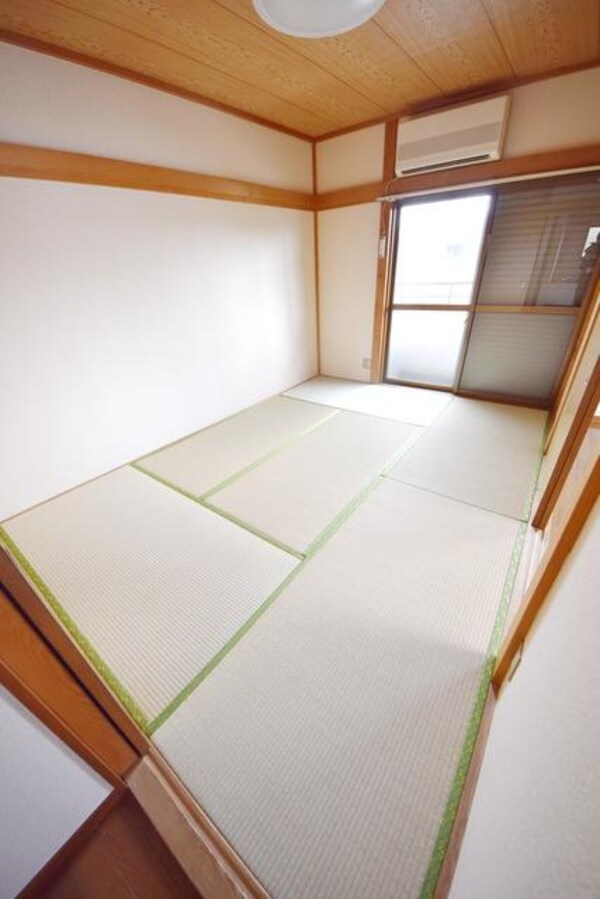 その他室内・内装(★6帖の明るい和室・こちらも雨戸あります★)