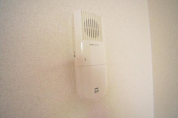 セキュリティ(♪来訪者をドアを開けずに確認できます♪)