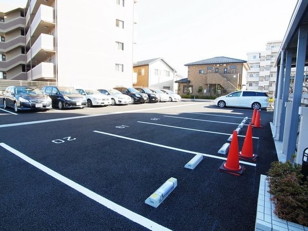 駐車場(♪敷地内駐車場♪)