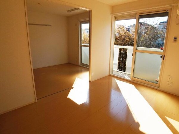 リビング・居室(☆バルコニーは２部屋にまたいでいます)