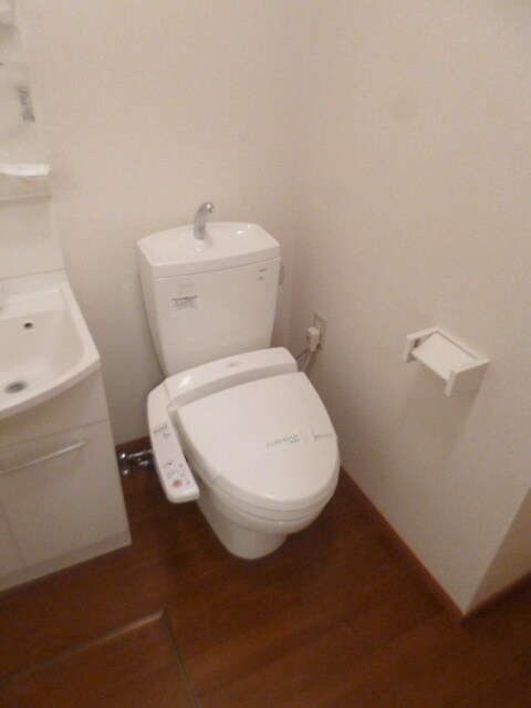 物件内観写真8　(★洗浄機能付き便座ついてます★)