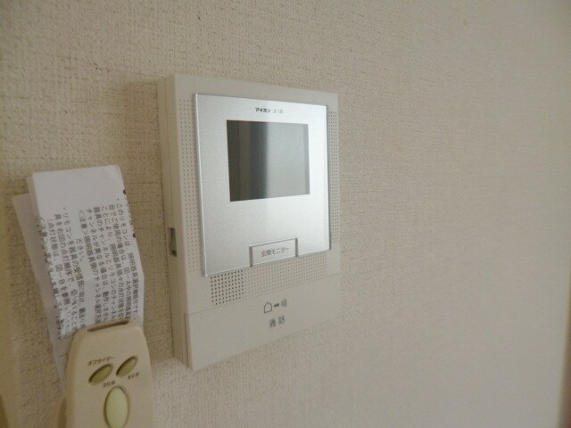 物件内観写真9　(★女性も安心のＴＶモニターホン★)