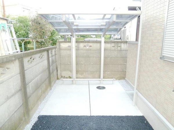 駐車場(★屋根付きの駐輪場★)