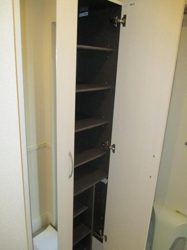 設備(★鏡の付いた下駄箱です★)