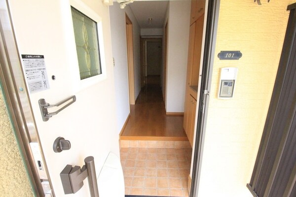 玄関(★お部屋探しはタウンハウジング多摩センター店★)