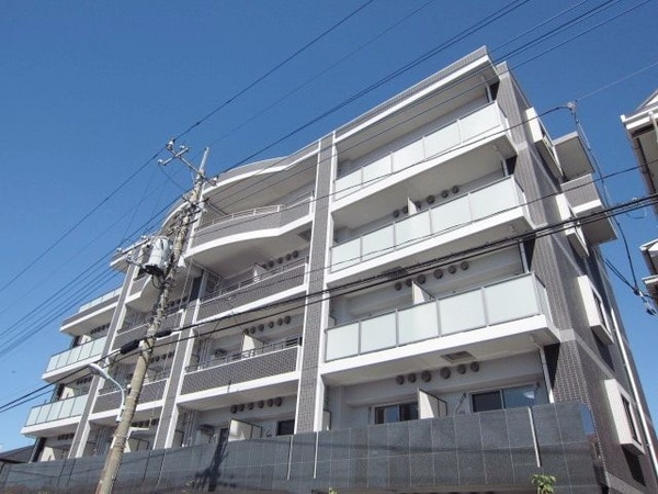 外観(★丈夫な鉄筋コンクリート造のマンションです★)