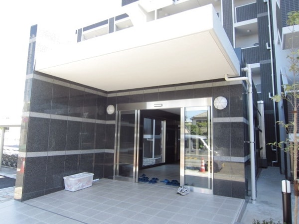 エントランス(★お洒落なエントランスです★)