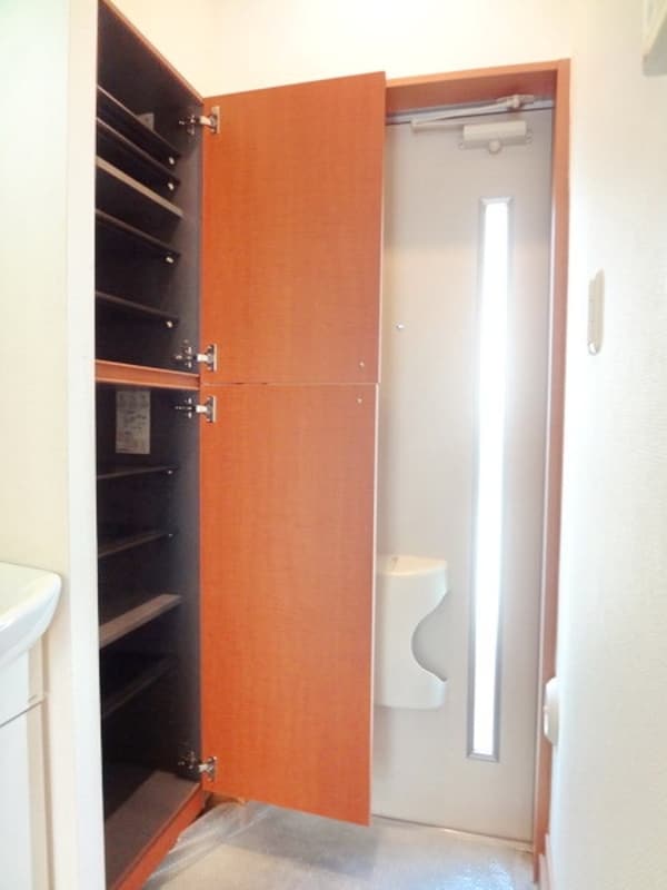 玄関(★お部屋探しは株式会社タウンハウジング東京まで★)