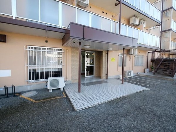 エントランス(★お部屋探しは、タウンハウジング多摩センター店へ★)