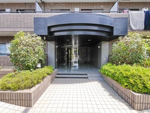 エントランス(★お問い合わせはタウンハウジング聖蹟桜ヶ丘店まで★)