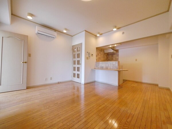 リビング・居室(※別部屋同間取り参考写真※)