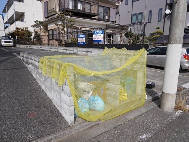 物件内観写真16　(★ゴミ置き場の様子★)