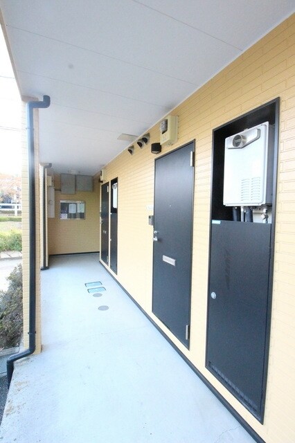 物件内観写真27　(玄関廊下)