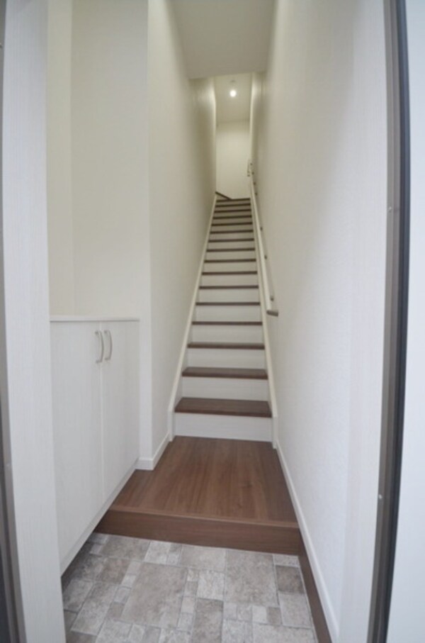 玄関(★お部屋探しは株式会社タウンハウジング東京まで★)