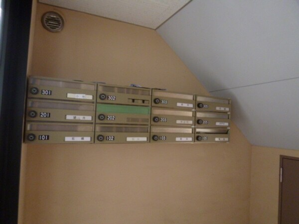 ロビー(★集合ポストもあります★)