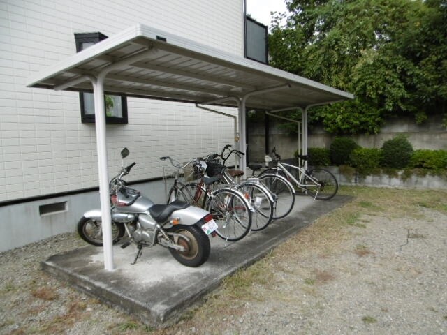 物件内観写真20　(★屋根付き駐輪場です★)
