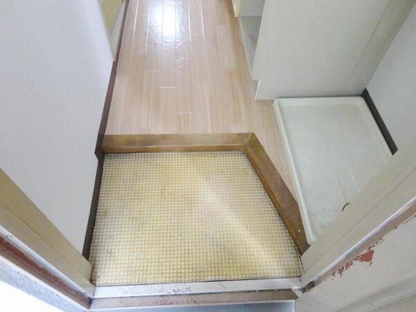 玄関(同建物別号室参考写真です)