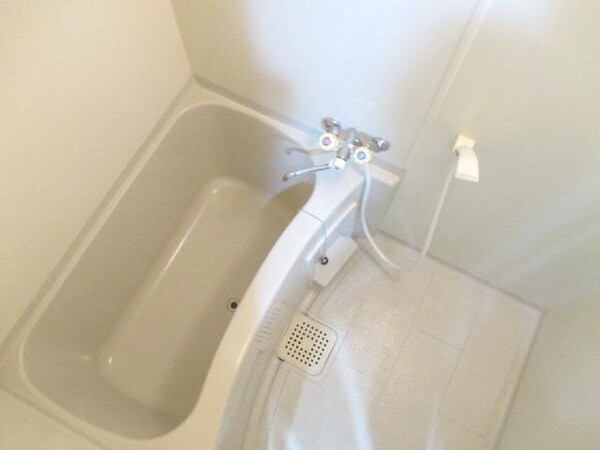 バス／シャワールーム等(しっかり浸かって疲れを取りましょう！)