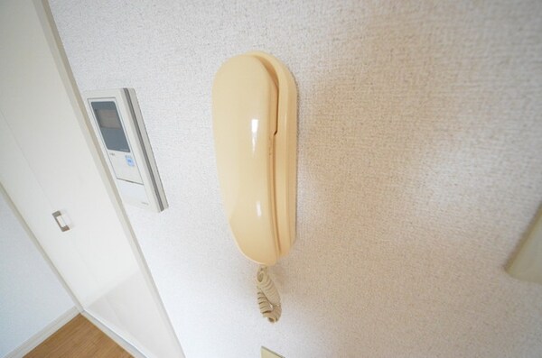 設備(♪来訪者をドアを開けずに確認♪)