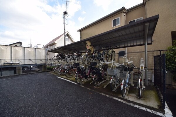 共有部分(～自転車置場もちゃんと設備されています～)