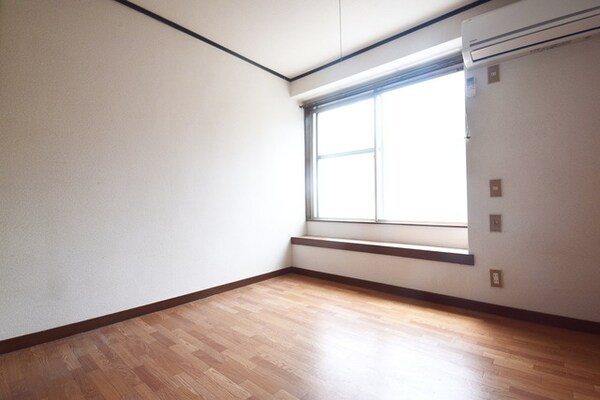 リビング・居室(別号室参考写真)