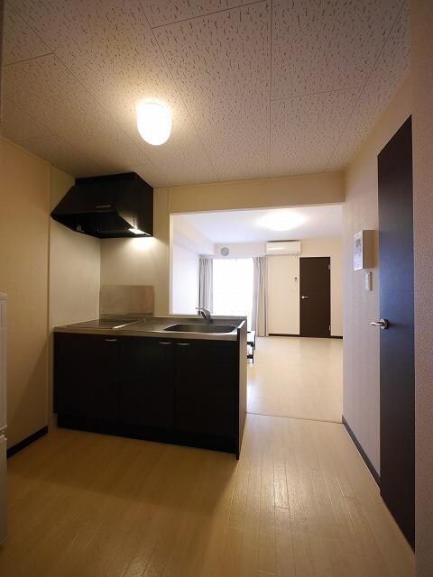 物件内観写真6　(★入口からの様子★)