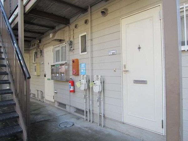 エントランス(★お部屋の前の入口です★)