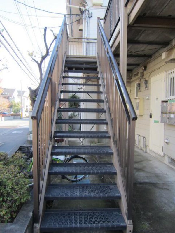 共有部分(★２階へ続く階段です★)