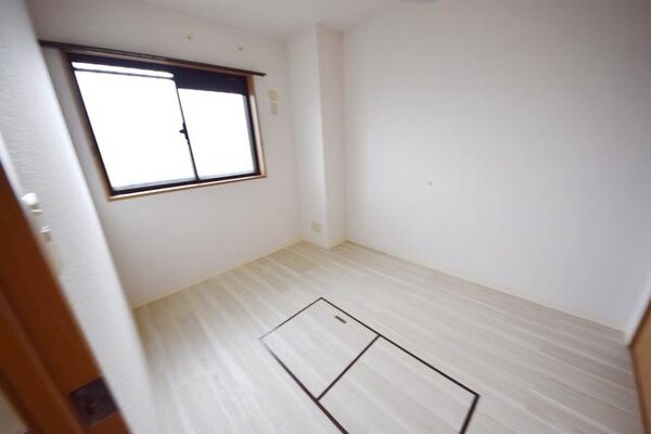 寝室(★４．７帖の寝室にはダブルサイズのベッドも入りますよ★)